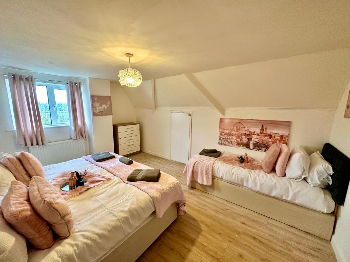 Three Bedroom Rural, Relaxing And Peaceful,Dogs Welcome! With Cymru Holidays Abergavenny Luaran gambar