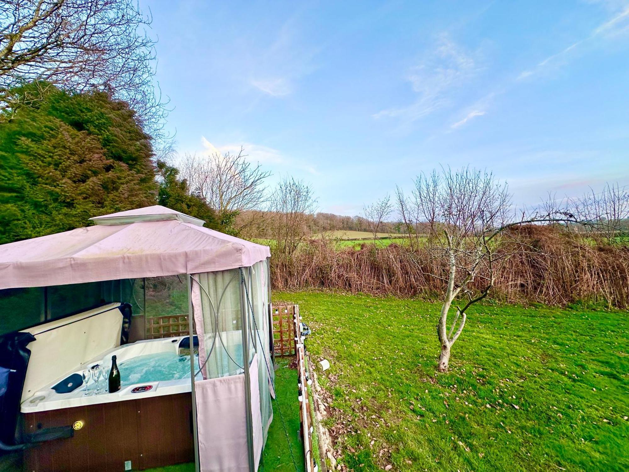 Three Bedroom Rural, Relaxing And Peaceful,Dogs Welcome! With Cymru Holidays Abergavenny Luaran gambar
